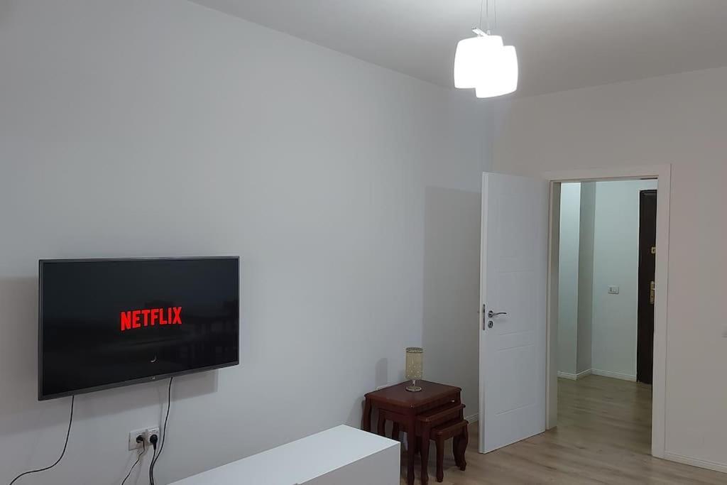 Family-friendly 2-br In Apartamento