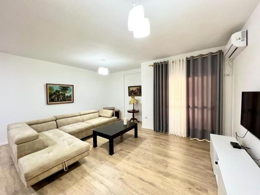Family-friendly 2-br In Apartamento *